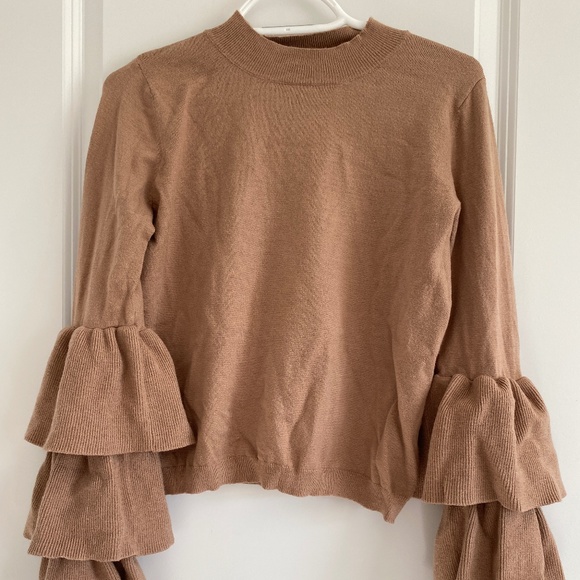 Hera Collection Crop Sweater - Picture 1 of 3